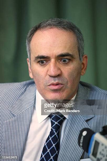 kasparov pronunciation|Garry Kasparov launches a community.